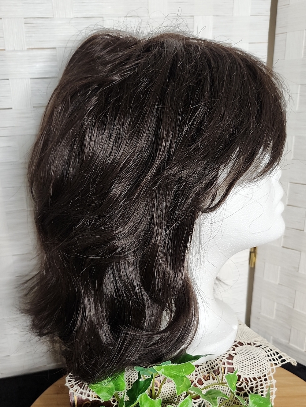 👉*TONY OF BEVERLY* ELURA WIG (VIOLA?)~COLOR: MED- DARK BROWN~SIZE: AVERAGE